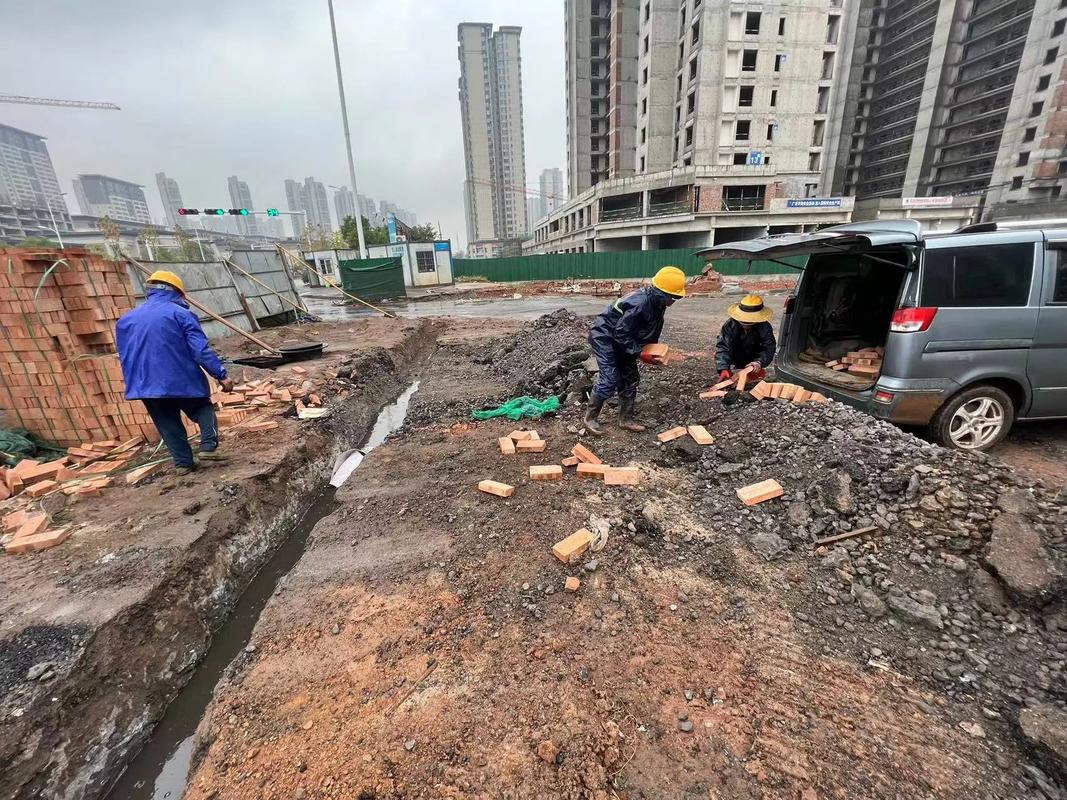 風(fēng)雨無阻筑城夢 市政建設(shè)者的實干精神